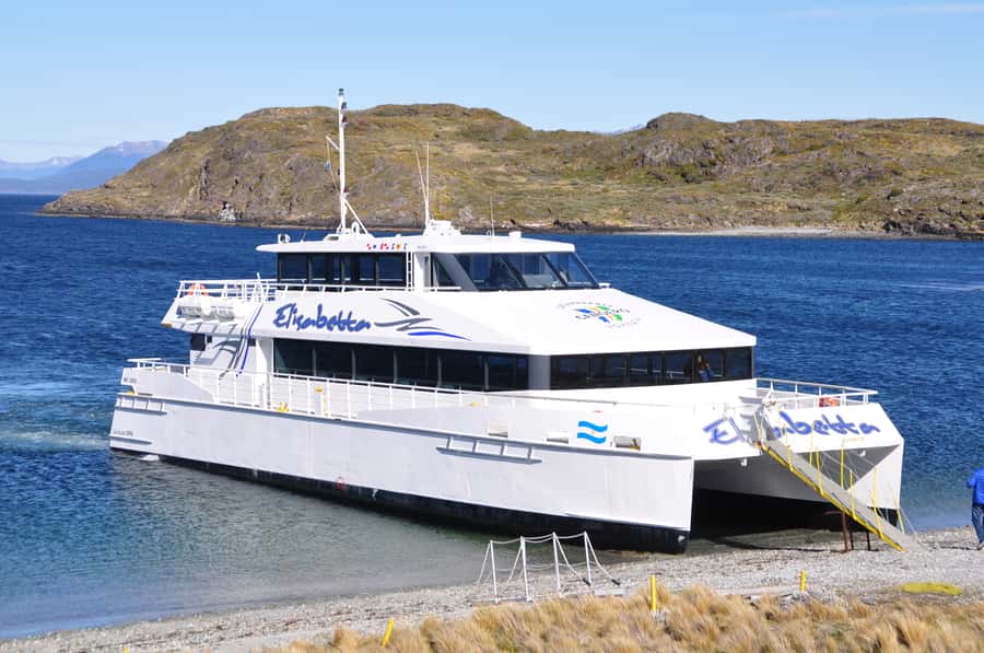 Ushuaia: Beagle Channel & Sea Wolves Island Catamaran Cruise - Les Eclaireurs Lighthouse and the SS Monte Cervantes