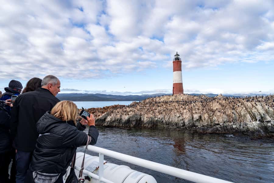 USHUAIA | Navigation: Sea Lions, Birds and Lighthouse - Les Éclaireurs Lighthouse and the Monte Cervantes story