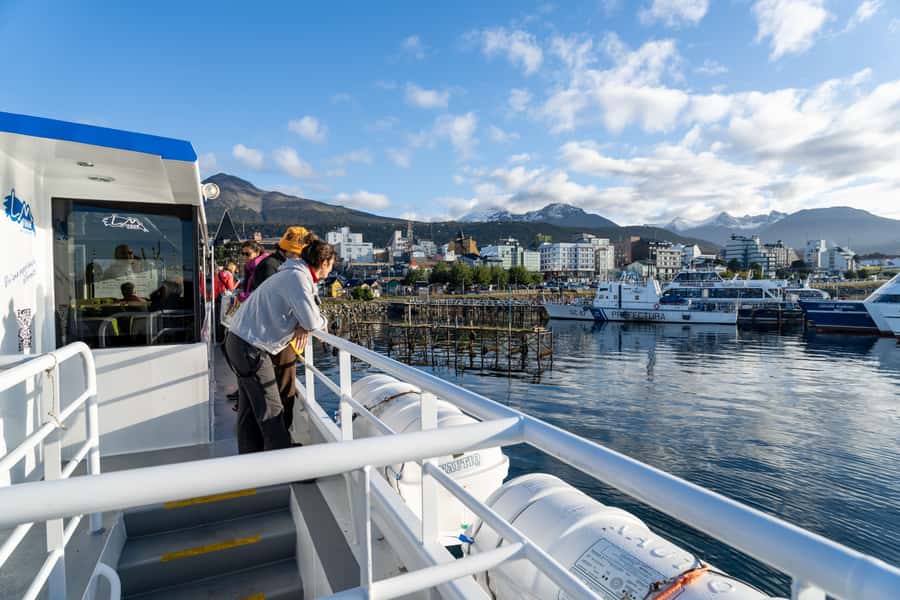 USHUAIA | Navigation: Sea Lions, Birds and Lighthouse - Who will enjoy this Ushuaia boat trip