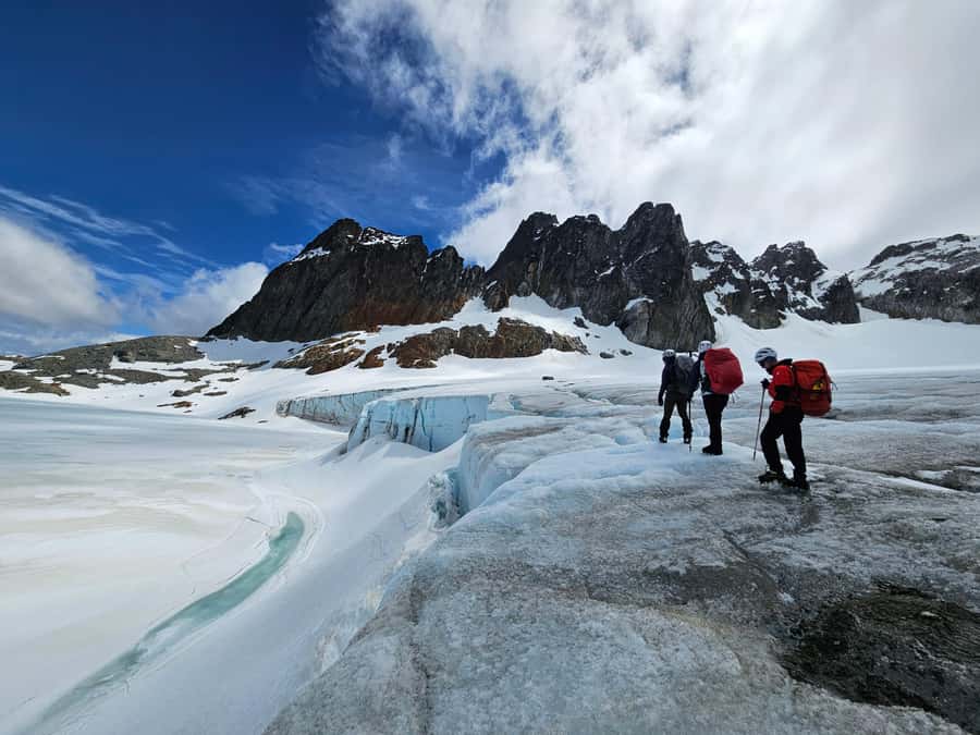Ushuaia: Ojo del Albino - Full day trekking - From Ushuaia to the trailhead at 8:00