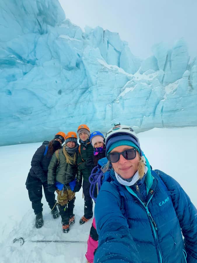 Ushuaia: Ojo del Albino - Full day trekking - Ojo del Albino glacier at midday
