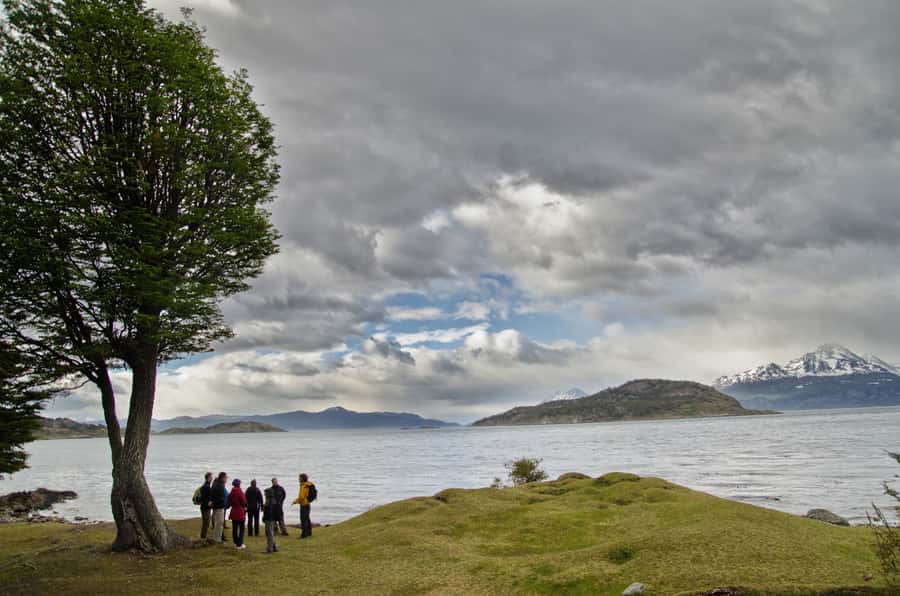 Ushuaia: Tierra del Fuego Trekking and Canoeing - Lunch beside the Lapataia River