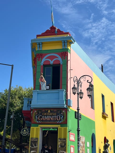 Walking Tour of San Telmo and La Boca with local food - San Telmo Market and the art of browsing