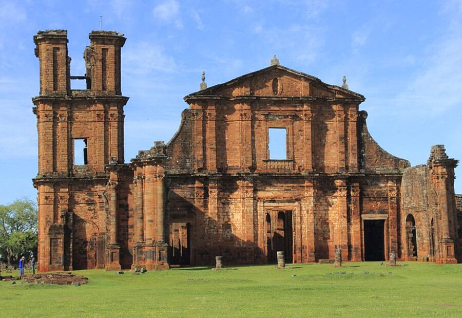 Wanda Mines and San Ignacio Ruins Tour from Puerto Iguazu - Walking Through the Tunnels At Wanda