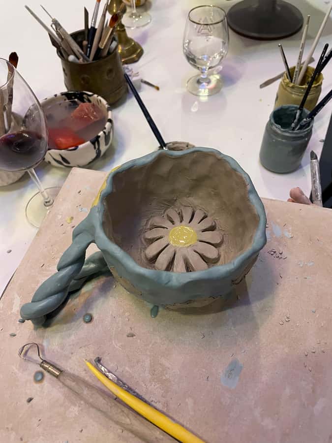 Wine & Pottery Class For Beginners in Buenos Aires Argentina - A calm night with wine, snacks, and music